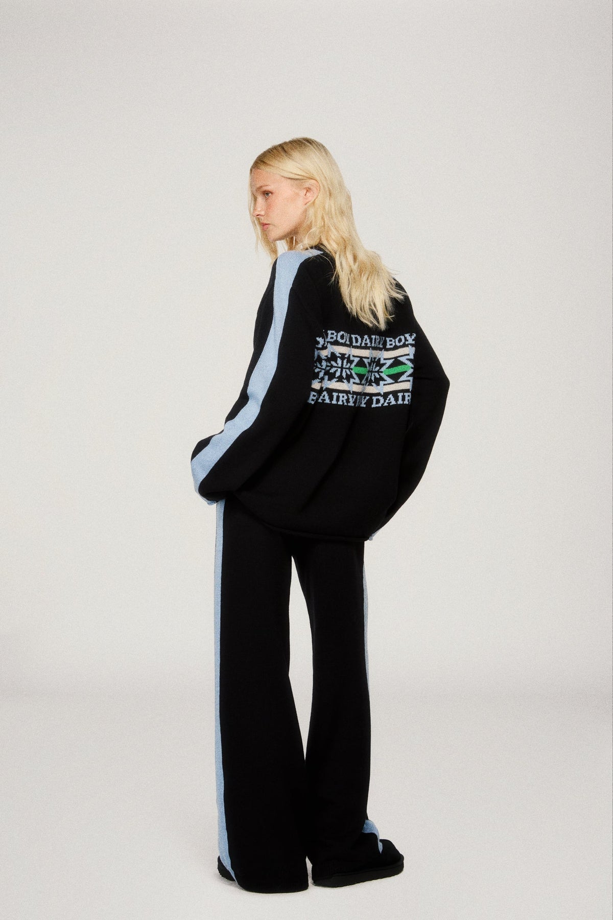 Ski Set Sweater - Black